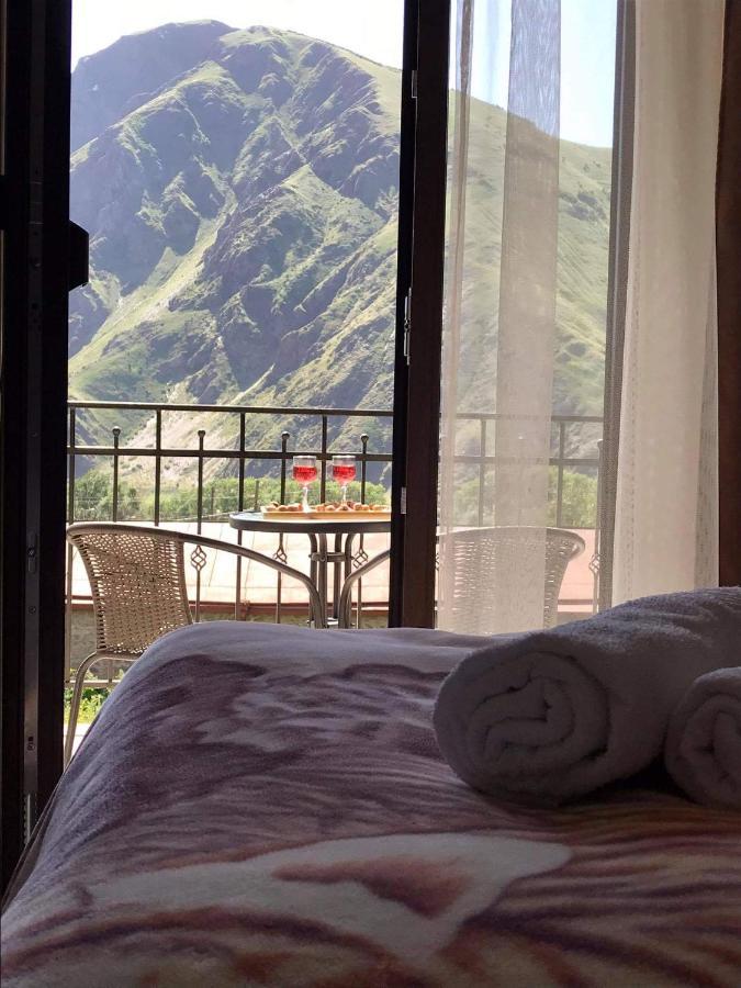 Crystal Kazbegi Hotel Ngoại thất bức ảnh