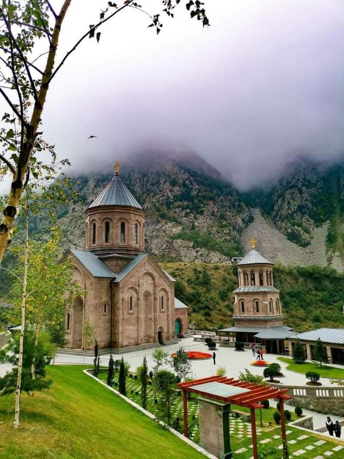 Crystal Kazbegi Hotel Ngoại thất bức ảnh
